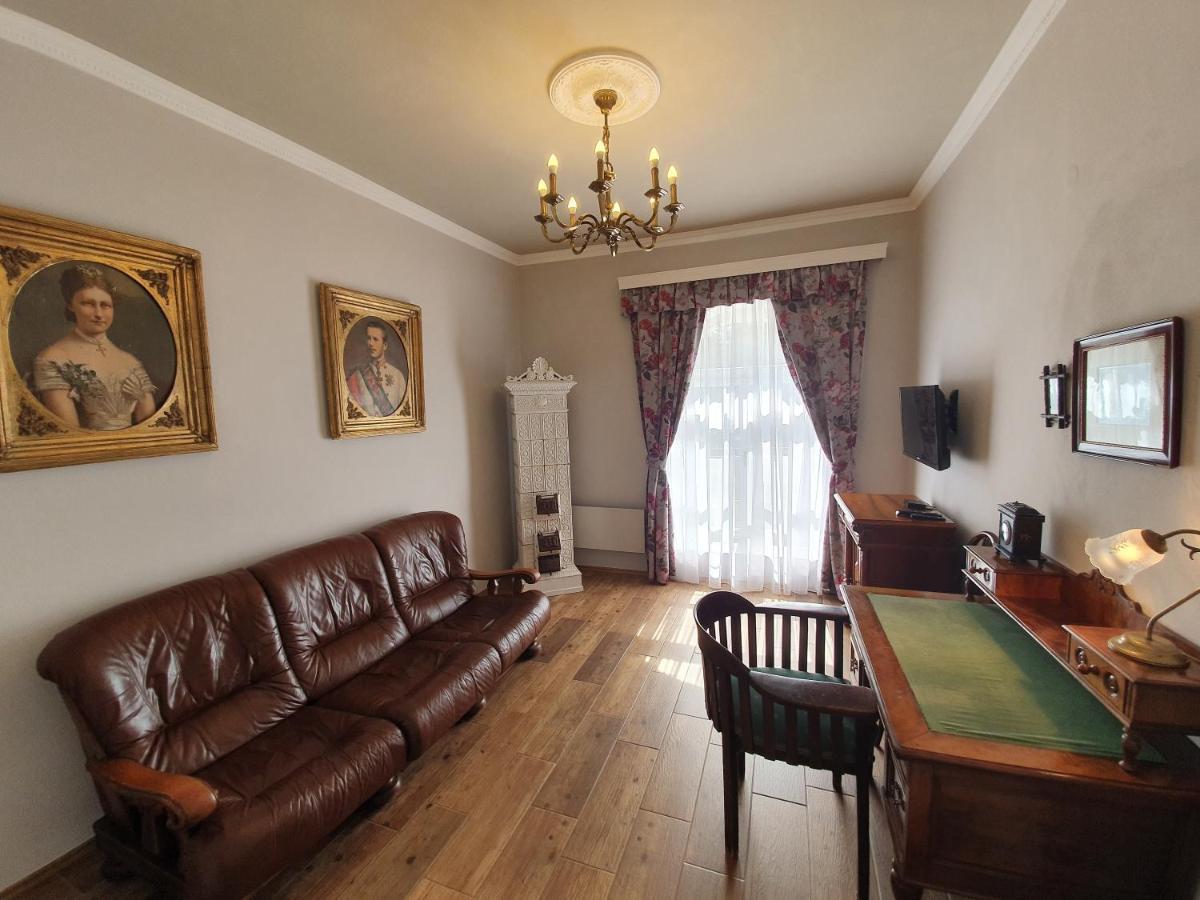 Lesni Hotel Perslak Нова-Быстршице Экстерьер фото