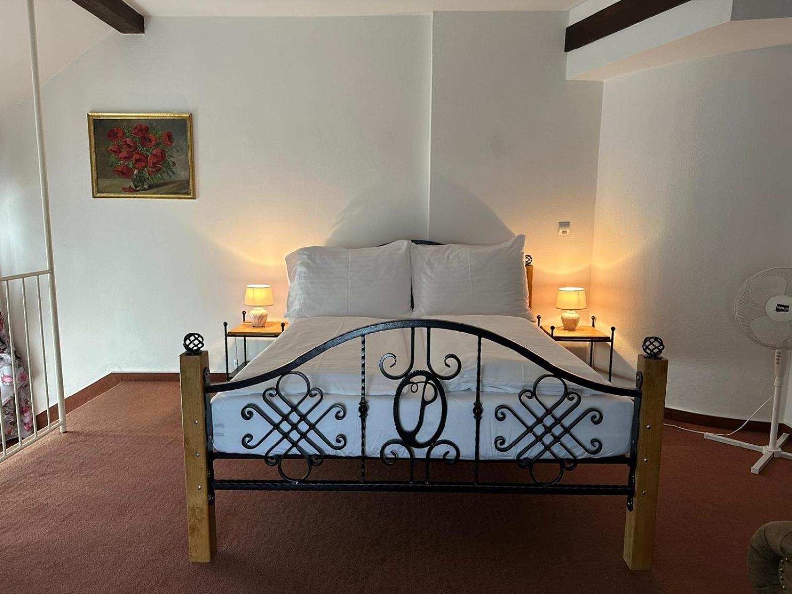 Lesni Hotel Perslak Нова-Быстршице Экстерьер фото